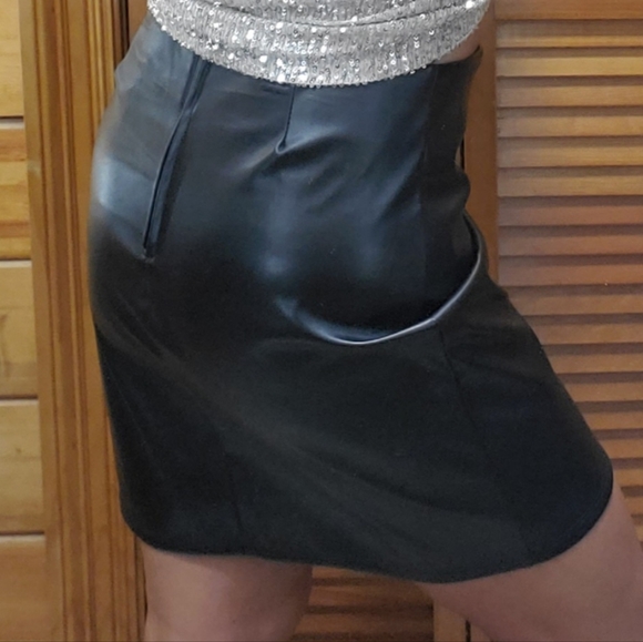 Faux Leather Black Mini Skirt Windsor Large - Picture 2 of 6